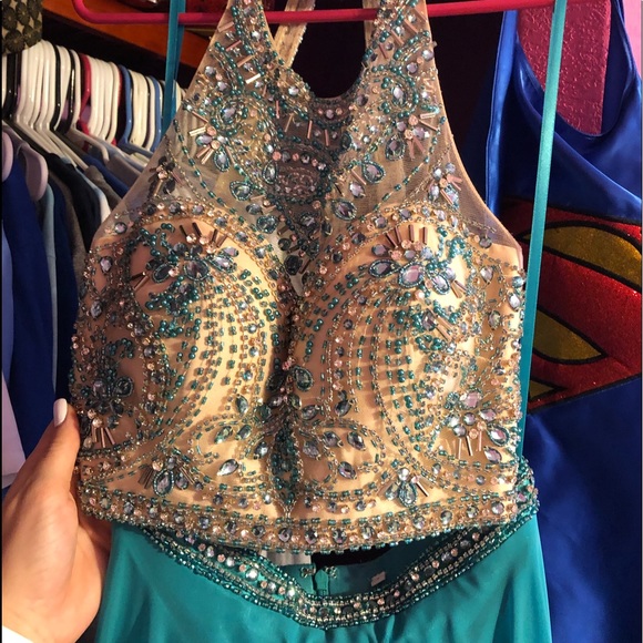 Prom Dress. Beautiful. - Picture 5 of 5